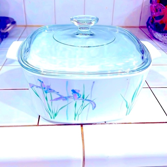 Corning by Corelle Other - Corning Ware Corelle Shadow Iris 3 Liter Casserole with Lid